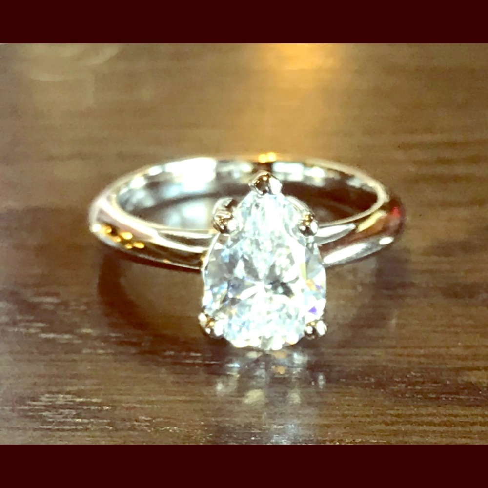 2 CT Sparkling Pear Cut S Solitaire Ring